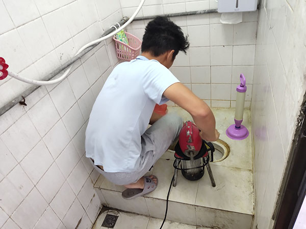 南昌肥皂掉到馬桶里把馬桶堵住了怎么辦？馬桶堵住了怎么辦